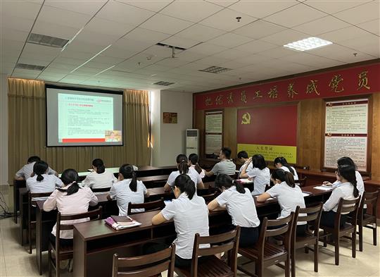 雷速体育集团有限公司
组织参加疫情常态化下建筑企业经营管理风险管控培训